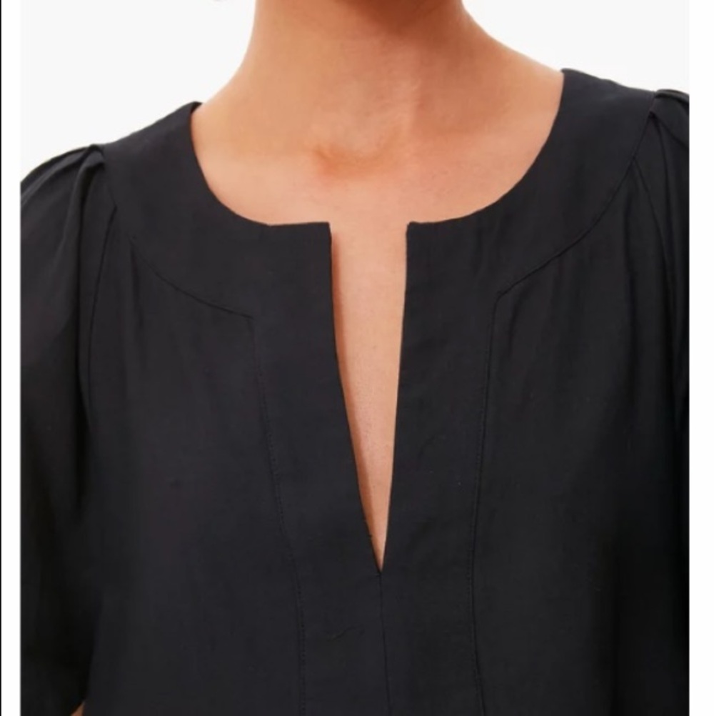 Black Finley Flutter Sleeve Dress
POMANDER PLACE - Picture 7 of 14